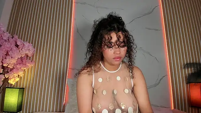 KellyAmbaris online show from 11.07.25