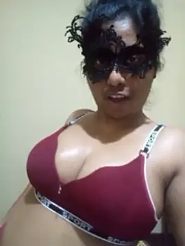 Expose Queen online show from 03.06.26