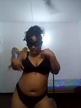 Expose Queen online show from 04.27.26