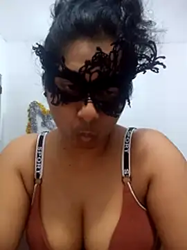 Expose Queen online show from 05.24.26