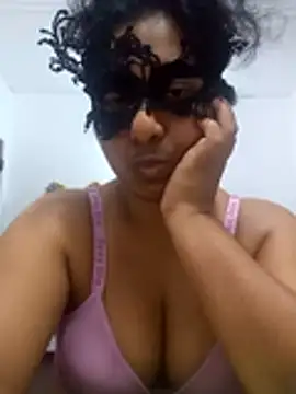 Expose Queen online show from 06.04.26