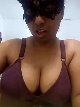 Expose Queen online show from 06.18.26