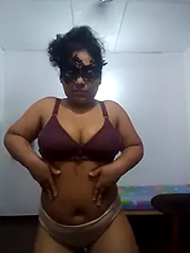 Expose Queen online show from 06.21.26