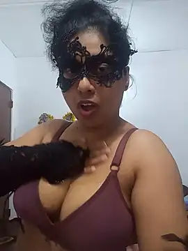 Expose Queen online show from 07.21.26