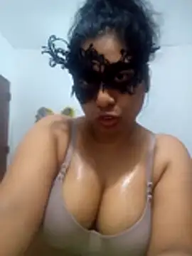 Expose Queen online show from 07.28.26
