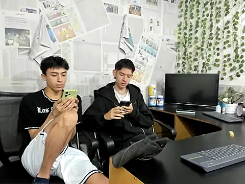 Snapshot of heyy_noah11 chatting on 06.23.26 heyy noah11 online show from 06.23.26
