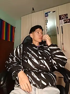Snapshot of heyy_noah11 chatting on 07.21.26 heyy noah11 online show from 07.21.26