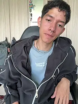 Snapshot of heyy_noah11 chatting on 07.31.26 heyy noah11 online show from 07.31.26