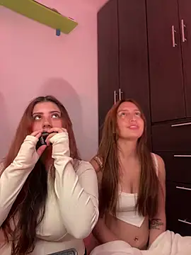 Snapshot of Leah_moon1 chatting on 02.06.26 Leah moon1 online show from 02.06.26