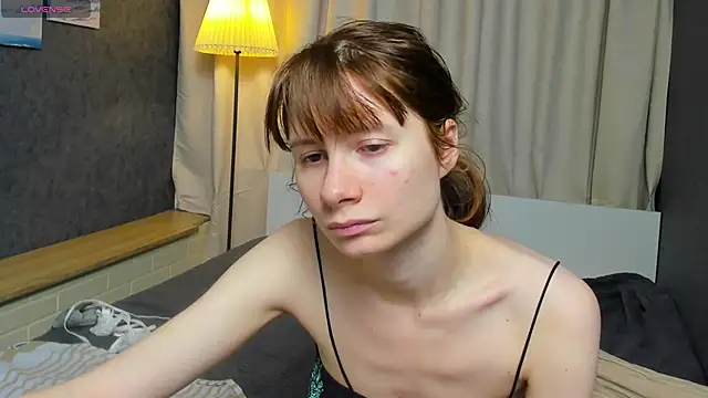 Snapshot of EvelynJin_ chatting on 10.21.25 EvelynJin  online show from 10.21.25