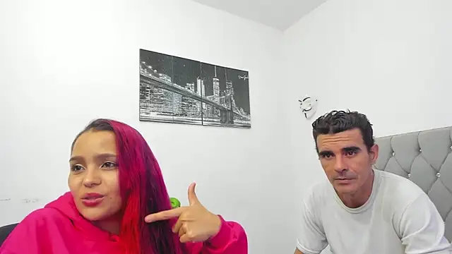 Snapshot of Sofi_And_Santy chatting on 11.22.25 Sofi And Santy online show from 11.22.25