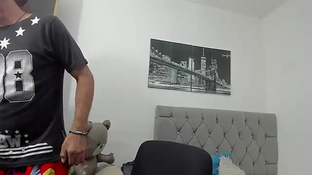 Snapshot of Sofi_And_Santy chatting on 03.01.26 Sofi And Santy online show from 03.01.26