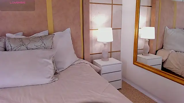 lyrabellini online show from 02.25.26