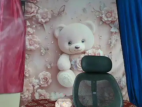 Snapshot of hii_tanisha chatting on 05.14.26 hii tanisha online show from 05.14.26