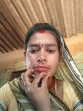 Snapshot of Sunakshi_sh chatting on 10.12.25 Sunakshi sh online show from 10.12.25