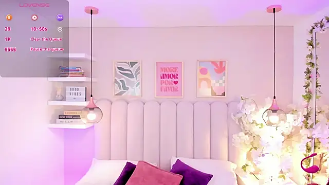 Snapshot of Isabella__gonzalez_ chatting on 11.14.25 Isabella gonzalez online show from 11.14.25