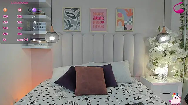 Snapshot of Isabella__gonzalez_ chatting on 11.21.25 Isabella gonzalez online show from 11.21.25