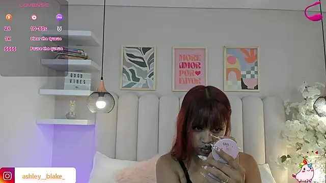 Snapshot of Isabella__gonzalez_ chatting on 11.29.25 Isabella gonzalez online show from 11.29.25