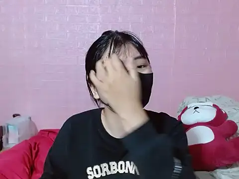 Snapshot of MinhSochi09 chatting on 10.31.25 MinhSochi09 online show from 10.31.25