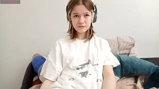 Snapshot of LorRebak chatting on 10.11.25 LorRebak online show from 10.11.25