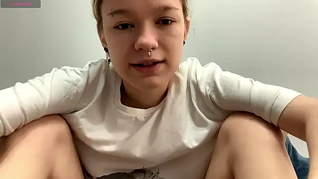 Snapshot of LorRebak chatting on 10.15.25 LorRebak online show from 10.15.25