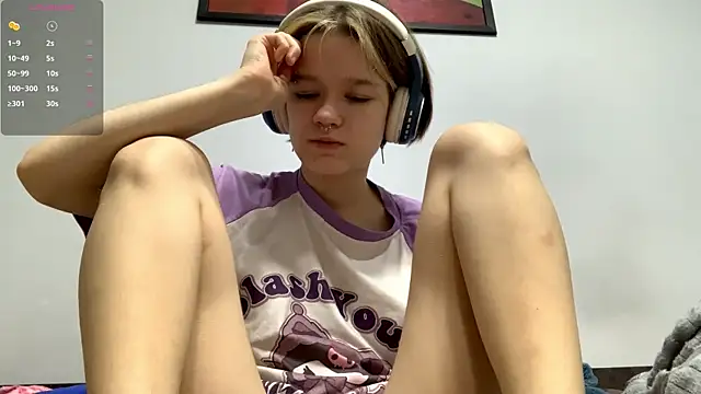 Snapshot of LorRebak chatting on 11.29.25 LorRebak online show from 11.29.25