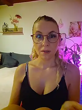 VanessaVoxx online show from 09.19.25