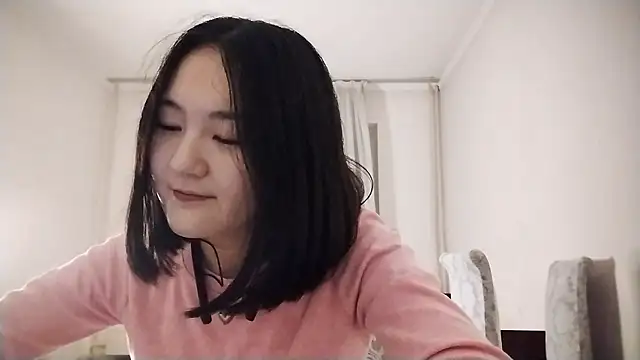 Snapshot of Lyndasilk chatting on 10.29.25 Lyndasilk online show from 10.29.25