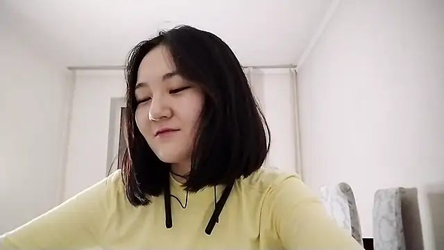 Snapshot of Lyndasilk chatting on 11.04.25 Lyndasilk online show from 11.04.25