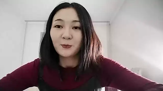 Snapshot of Lyndasilk chatting on 11.15.25 Lyndasilk online show from 11.15.25