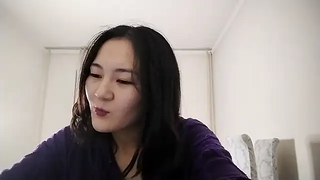 Snapshot of Lyndasilk chatting on 11.16.25 Lyndasilk online show from 11.16.25