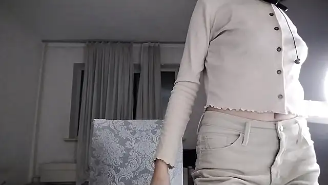 Snapshot of Lyndasilk chatting on 11.19.25 Lyndasilk online show from 11.19.25