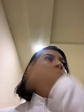 AlyssaRay online show from 04.30.26