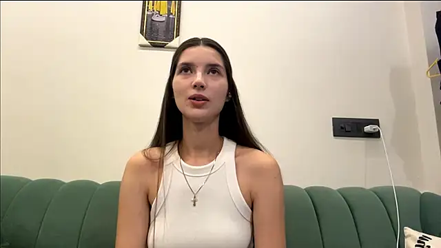 AlessiaChen online show from 10.18.25