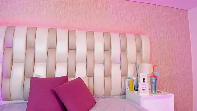 Ari lynn  online show from 02.13.26