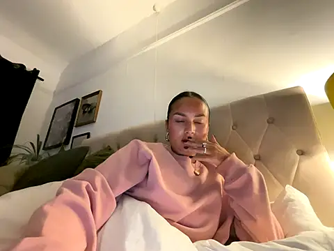 Snapshot of sexygoddessjessy chatting on 10.15.25 sexygoddessjessy online show from 10.15.25