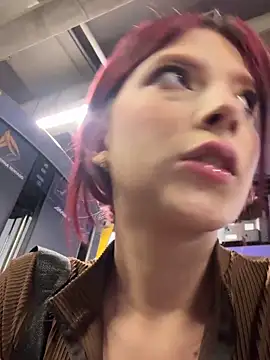 Snapshot of l0lita_sweet chatting on 10.30.25 l0lita sweet online show from 10.30.25