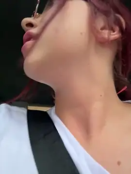 Snapshot of l0lita_sweet chatting on 10.31.25 l0lita sweet online show from 10.31.25