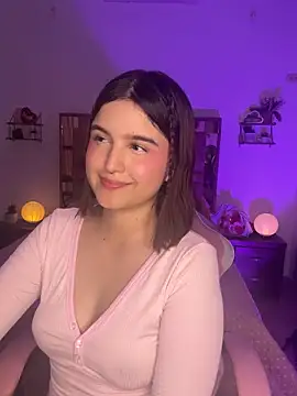 Snapshot of MIACUTEE_ chatting on 10.15.25 MIACUTEE online show from 10.15.25