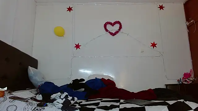 Snapshot of picante70_ chatting on 10.29.25 picante70 online show from 10.29.25