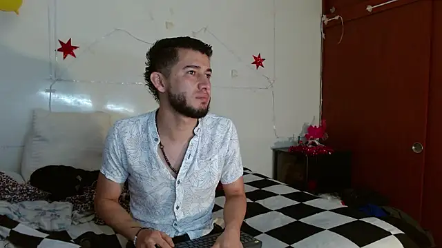 Snapshot of picante70_ chatting on 11.26.25 picante70 online show from 11.26.25