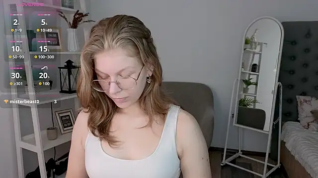 Snapshot of Angelie__Eyes chatting on 10.12.25 Angelie Eyes online show from 10.12.25