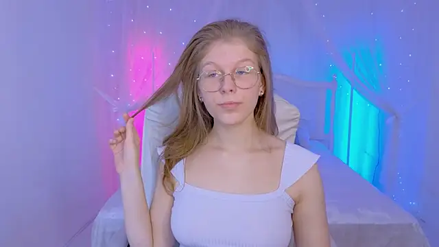 Snapshot of Angelie__Eyes chatting on 11.30.25 Angelie Eyes online show from 11.30.25