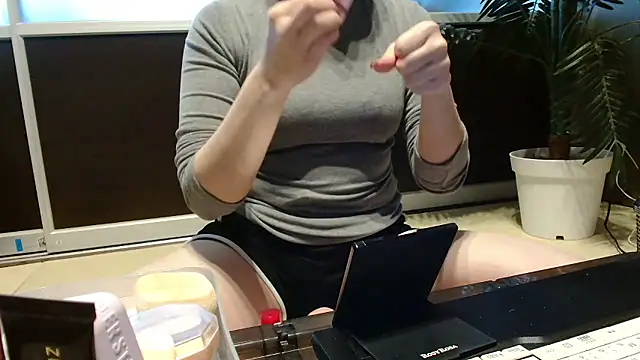 Snapshot of _Ema_ch chatting on 02.10.26 Ema ch online show from 02.10.26