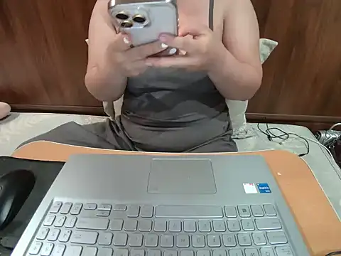 Hanna Mina online show from 12.05.25