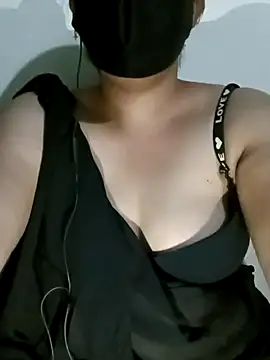 Snapshot of Jessica-03 chatting on 10.17.25 Jessica-03 online show from 10.17.25