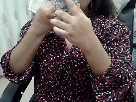 Snapshot of SexyRani2000 chatting on 02.02.26 SexyRani2000 online show from 02.02.26