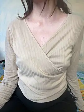 Snapshot of KittieCreme chatting on 11.03.25 KittieCreme online show from 11.03.25