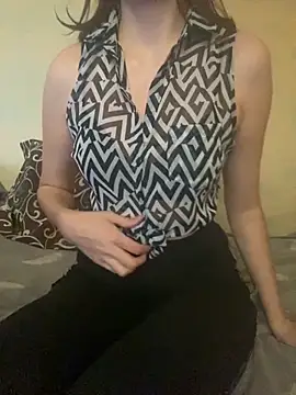 Snapshot of KittieCreme chatting on 11.26.25 KittieCreme online show from 11.26.25