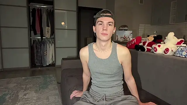 Jeremy1Scott online show from 11.21.25